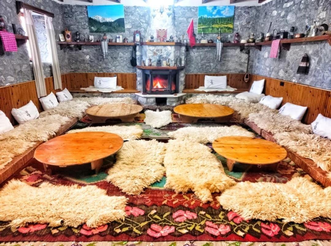 Guest House Korabi Ceren Esterno foto